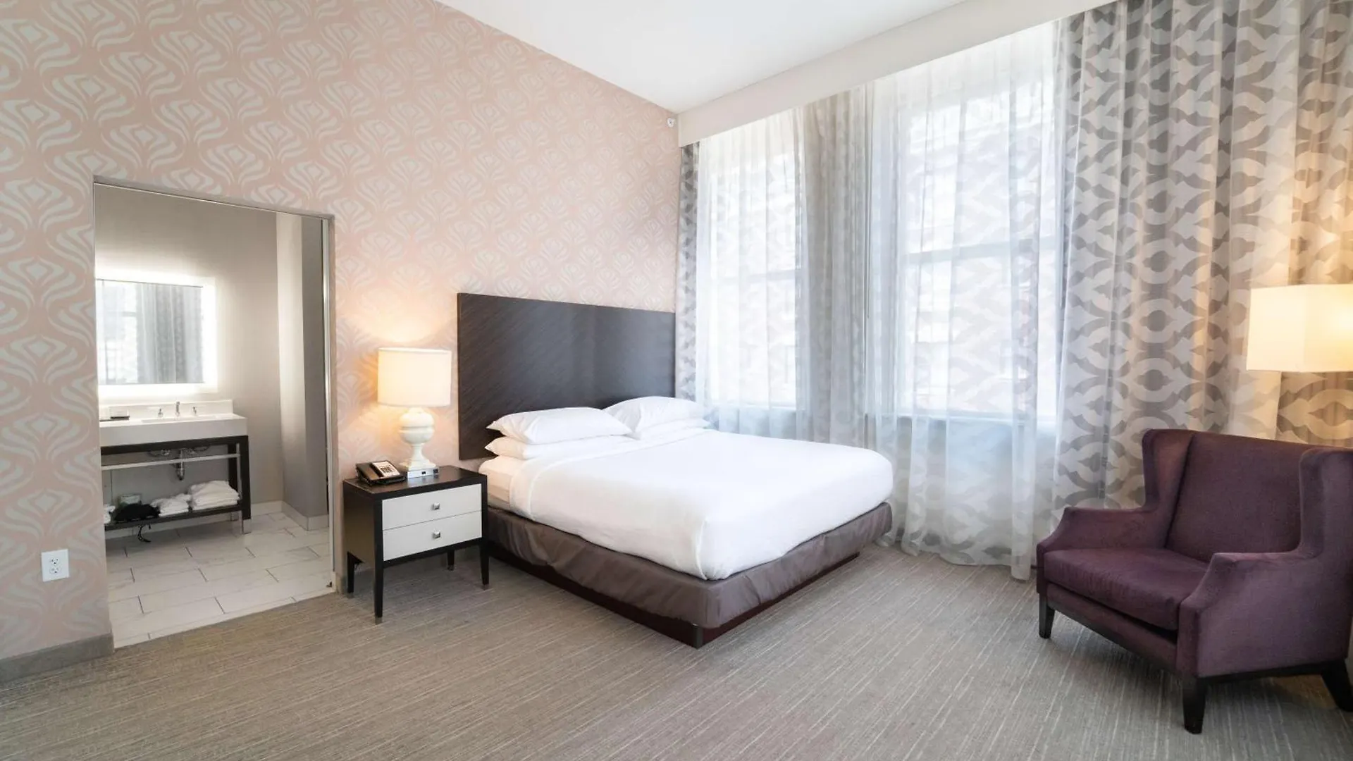 **** Hotell Embassy Suites Louisville Downtown USA