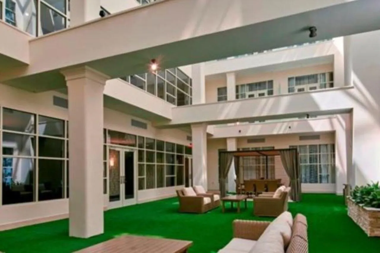 Embassy Suites Louisville Downtown 4*,