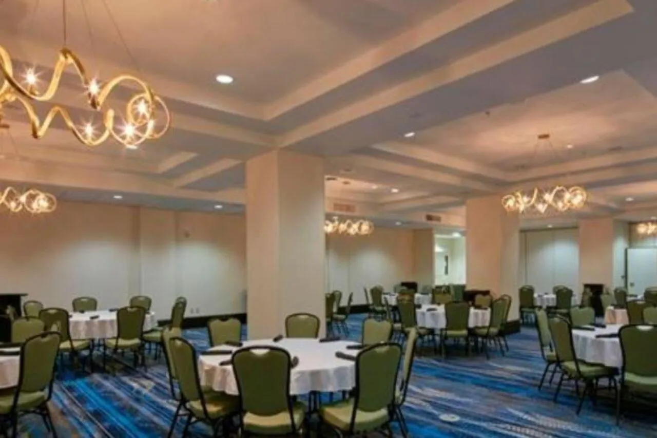 Embassy Suites Louisville Downtown