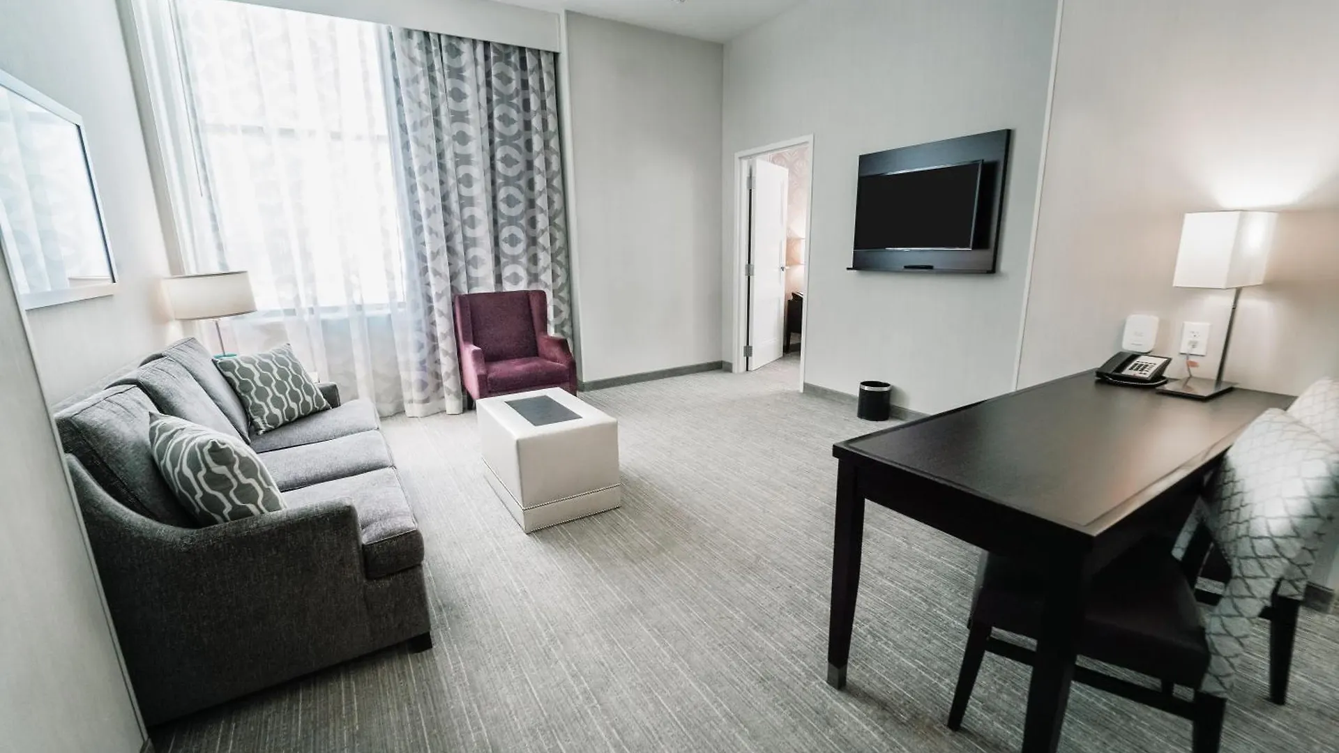 Hotel Embassy Suites Louisville Downtown
