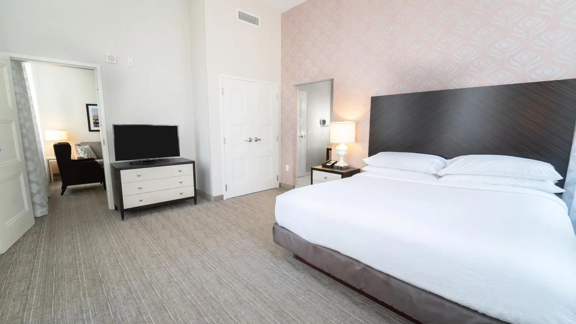 Embassy Suites Louisville Downtown Hotel