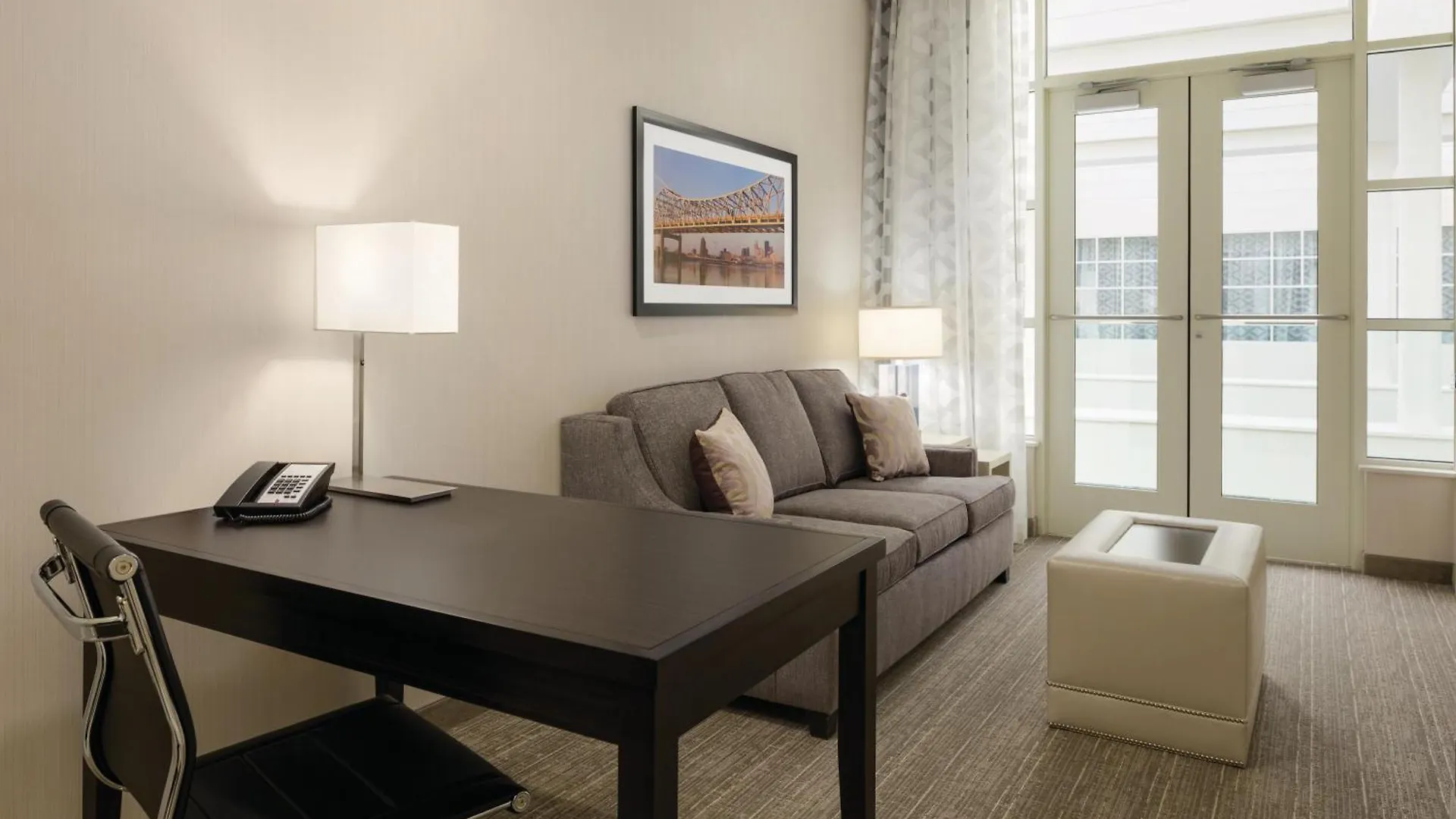 Hotel Embassy Suites Louisville Downtown