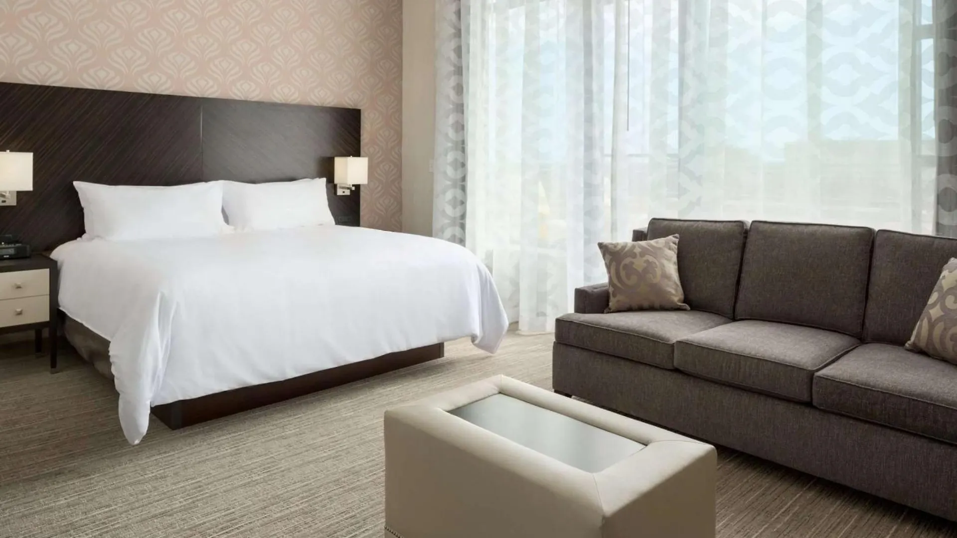 Embassy Suites Louisville Downtown