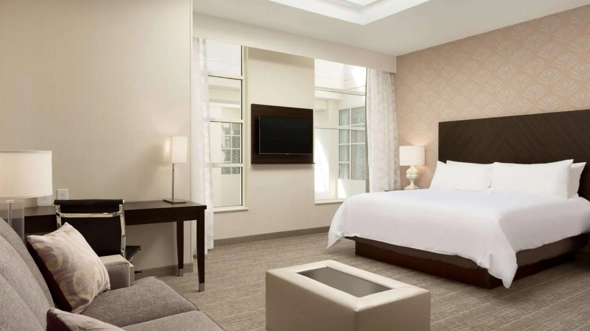 Hotel Embassy Suites Louisville Downtown