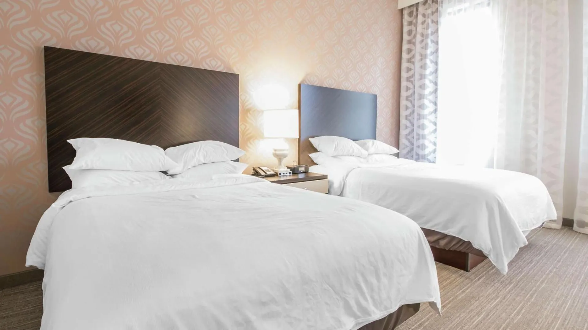 Embassy Suites Louisville Downtown 4*,