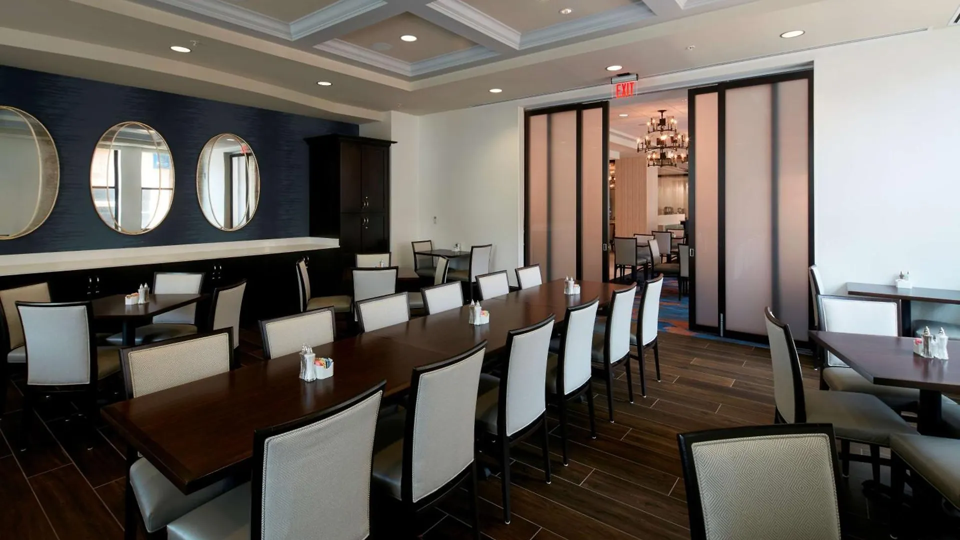Hotel Embassy Suites Louisville Downtown