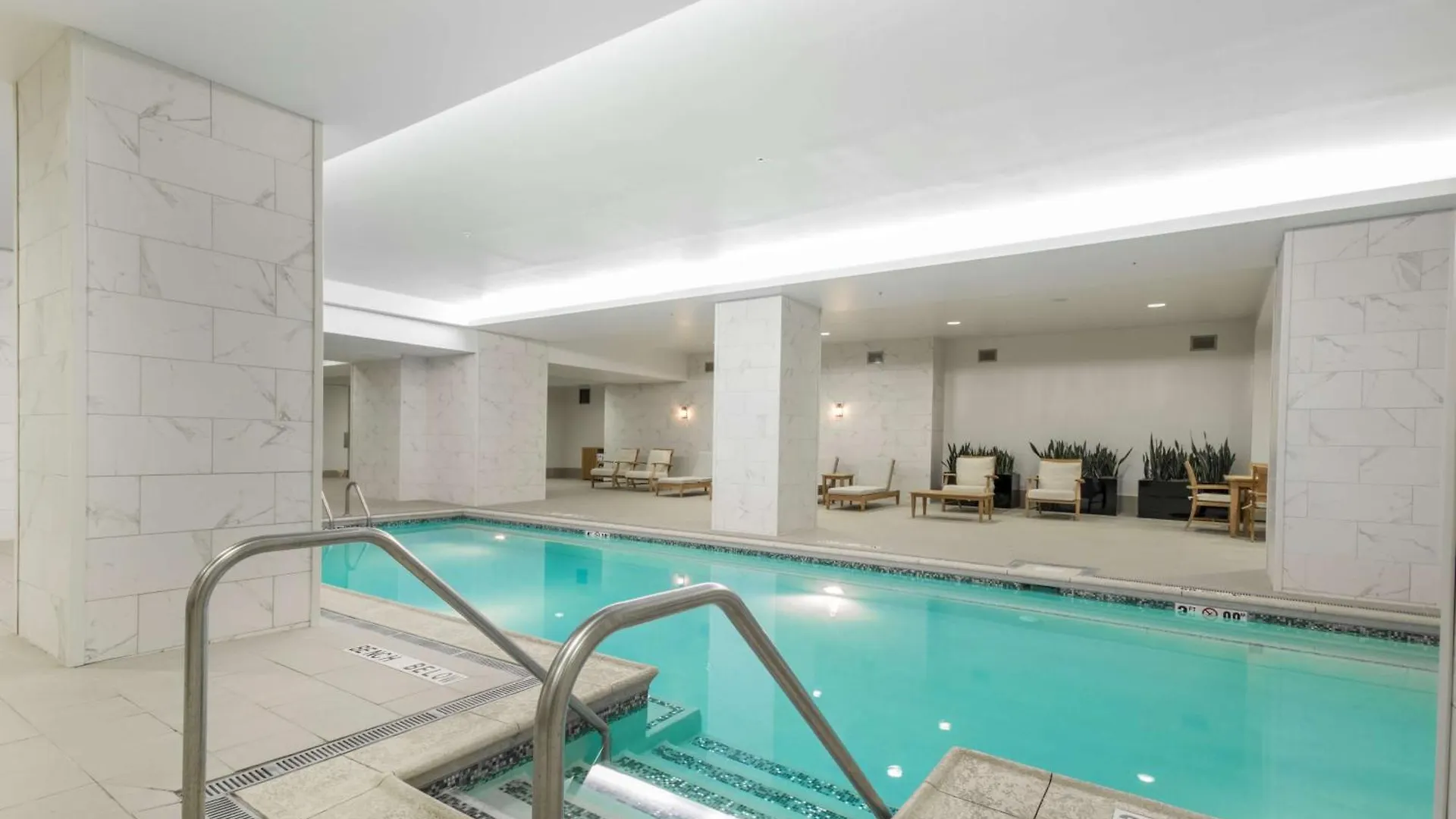 Embassy Suites Louisville Downtown 4*,